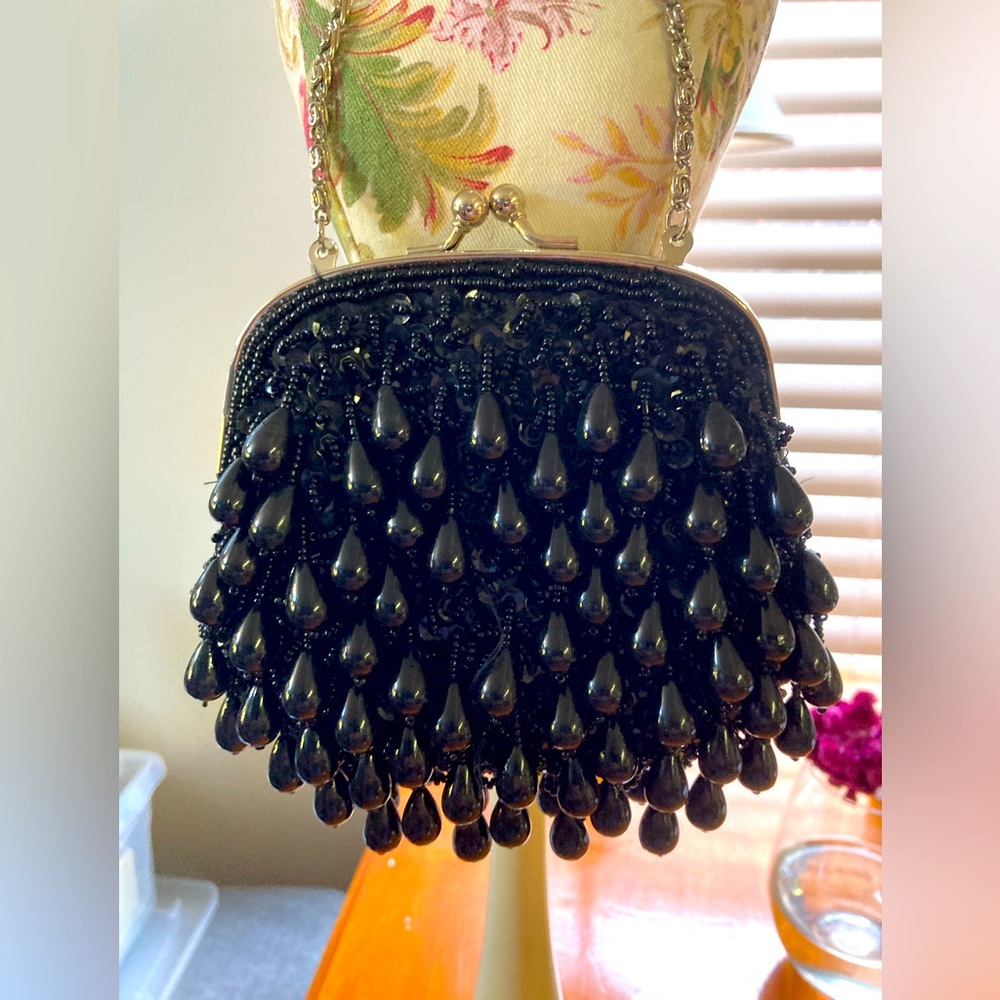Vintage 80s Lancôme beaded evening bag. 10” chain handle 5”x6” Cutest mini bag
